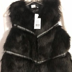 NWT New Directions Feeling Festive Vest Size M Whimsigoth black faux fur Boho